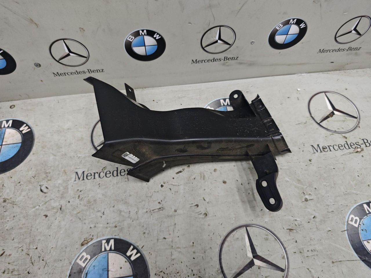 воздуховод тормозной левый BMW XM G09 2023, 4.4 л., бензин, c5y, полный привод, 5A383D5, 9451685