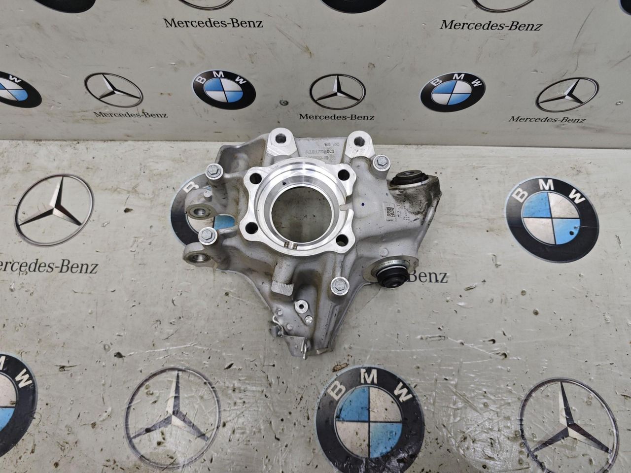 кулак задний правый BMW XM G09 2023, 4.4 л., бензин, c5y, полный привод, 1544038, 1544036