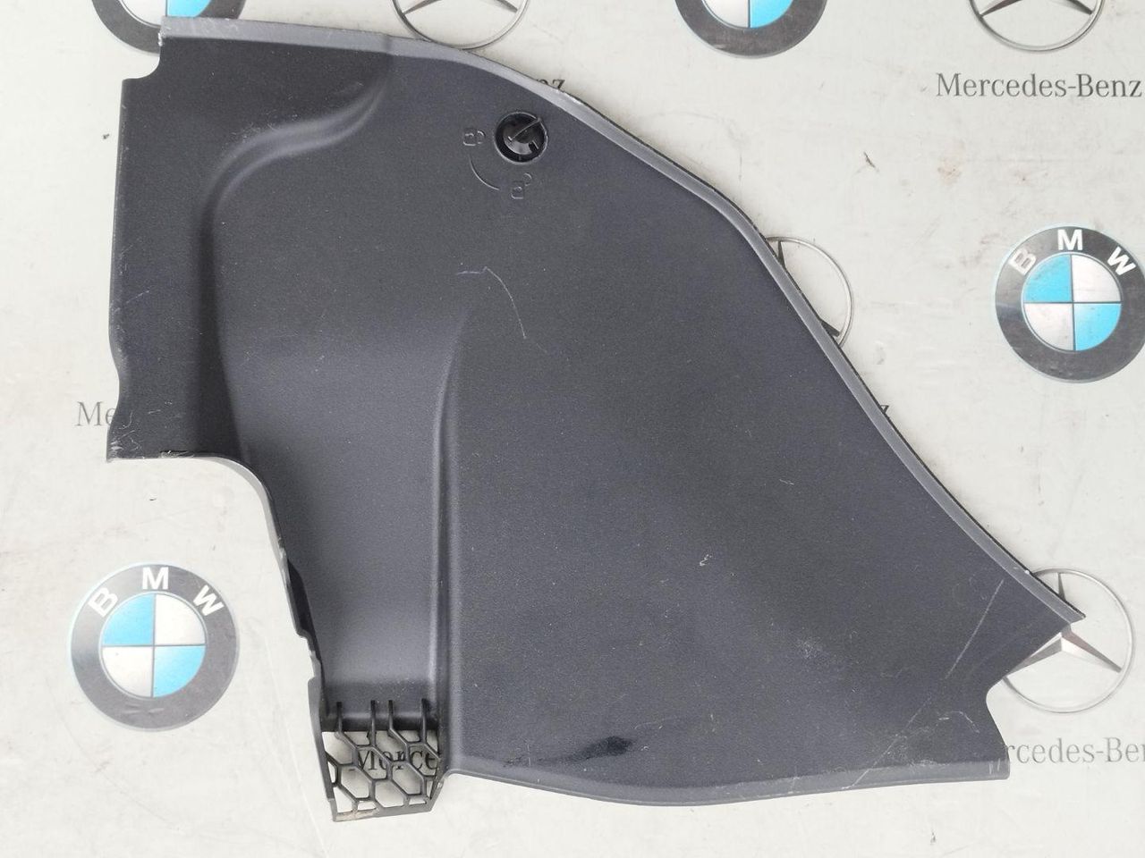 планка под капот BMW 8 серия G14/G15 [рестайлинг] 2022, 3.0 л., B58B30C, бензин, АКПП, c36, купе, полный привод, 7435324