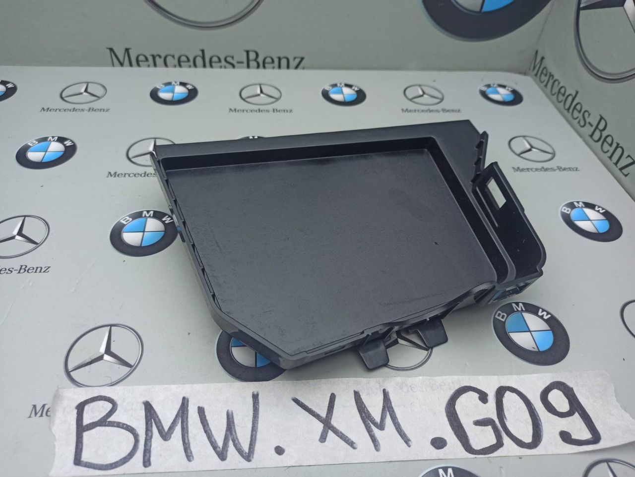 пластик BMW XM G09 2023, 4.4 л., бензин, электро, c5y, 9868441