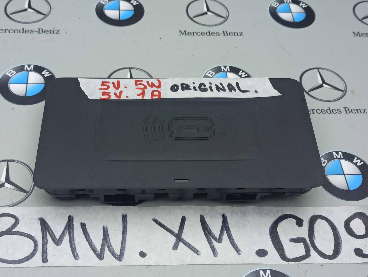 Беспроводное зарядное устройство BMW XM G09 2023, 4.4 л., бензин, электро, c5y, 5A82C19