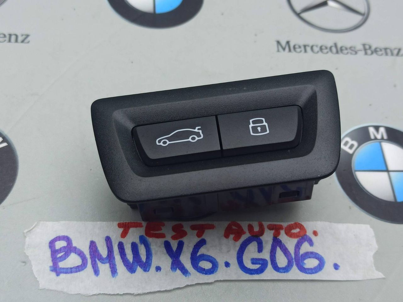 кнопка открытия багажника BMW X6 G06 [рестайлинг] 2023, 3.0 л., бензин, a96, полный привод, 5A64C25