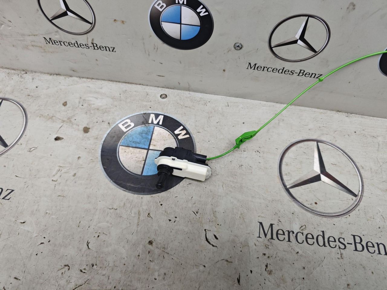 активатор замка крышки топливного бака BMW XM G09 2023, 4.4 л., бензин, c5y, полный привод, 9447698