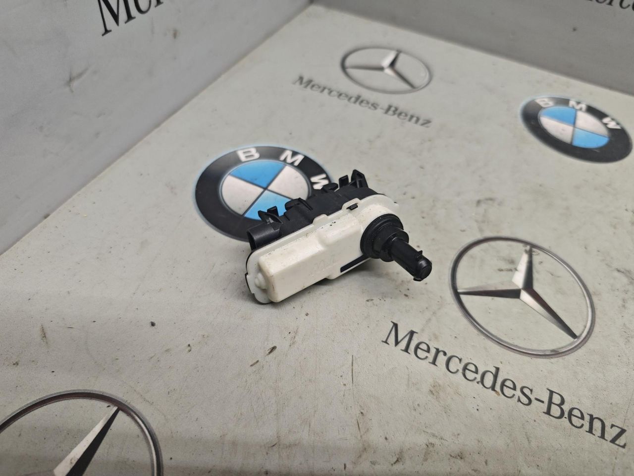 активатор замка крышки топливного бака BMW X7 G07 [рестайлинг] 2023, 4.4 л., бензин, a96, полный привод, правый руль, 9447698