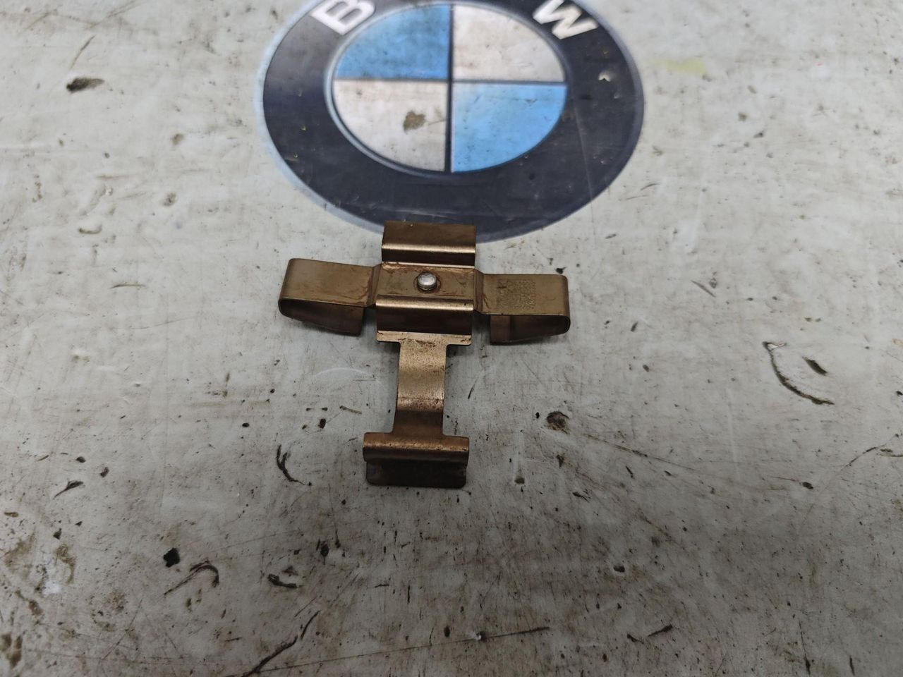 скоба суппорта BMW XM G09 2023, 4.4 л., бензин, c5y, полный привод