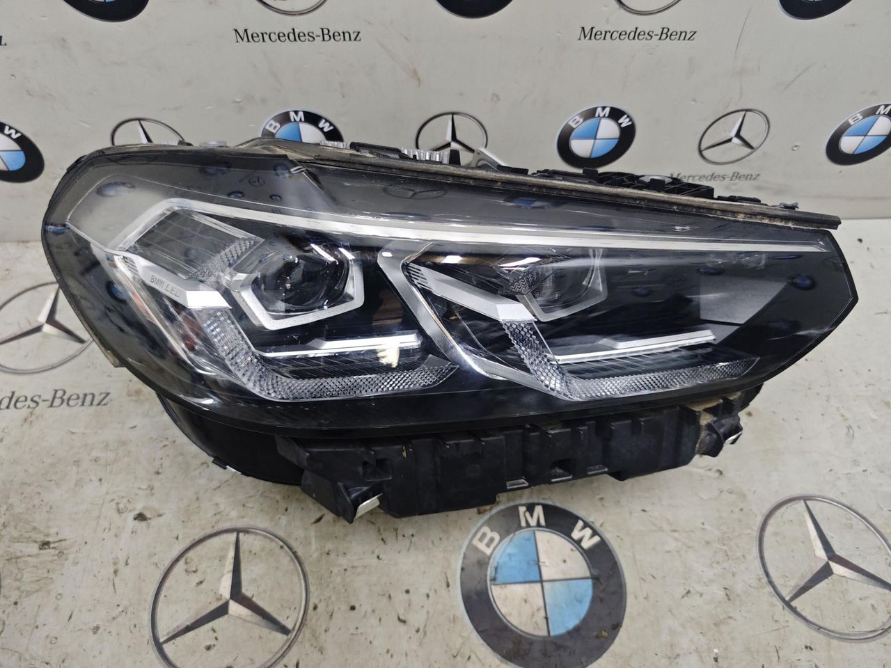 фара правая BMW X4 G02 [рестайлинг] 2023, 2.0 л., B48B20C, бензин, 475, полный привод, 5A29204