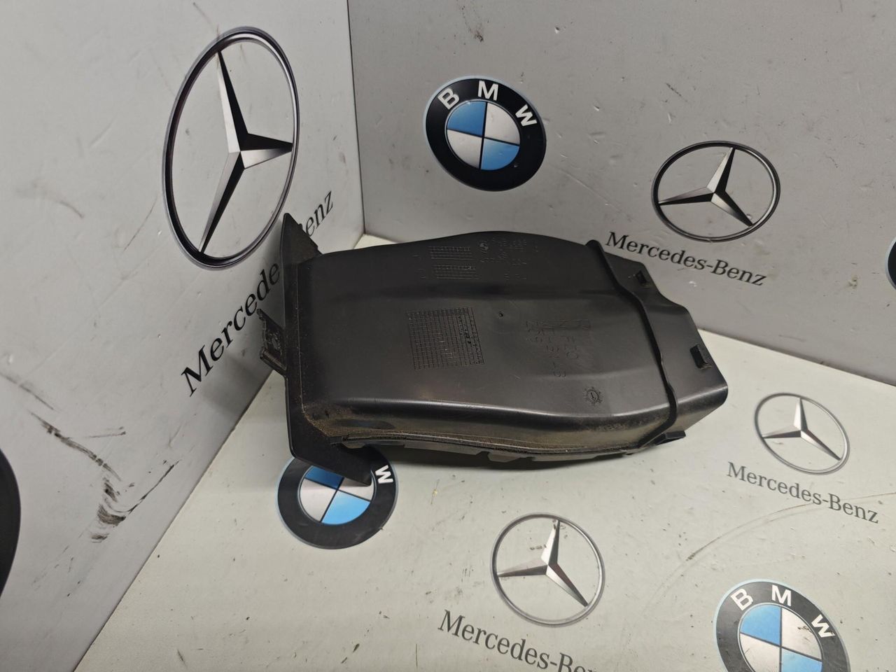 воздуховод тормозной правый BMW XM G09 2023, 4.4 л., бензин, c5y, полный привод, 9451688
