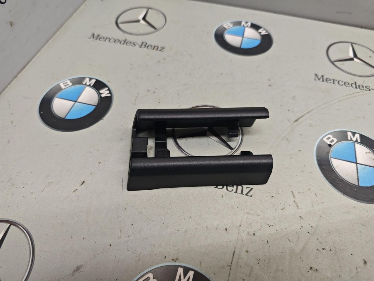 Пластик салазок сидений BMW XM G09 2023, 4.4 л., бензин, c5y, полный привод, 6995885
