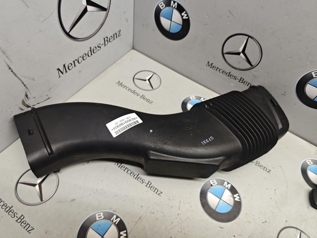воздухозаборник BMW XM G09 2023, 4.4 л., бензин, c5y, полный привод, 8689753, 8091869