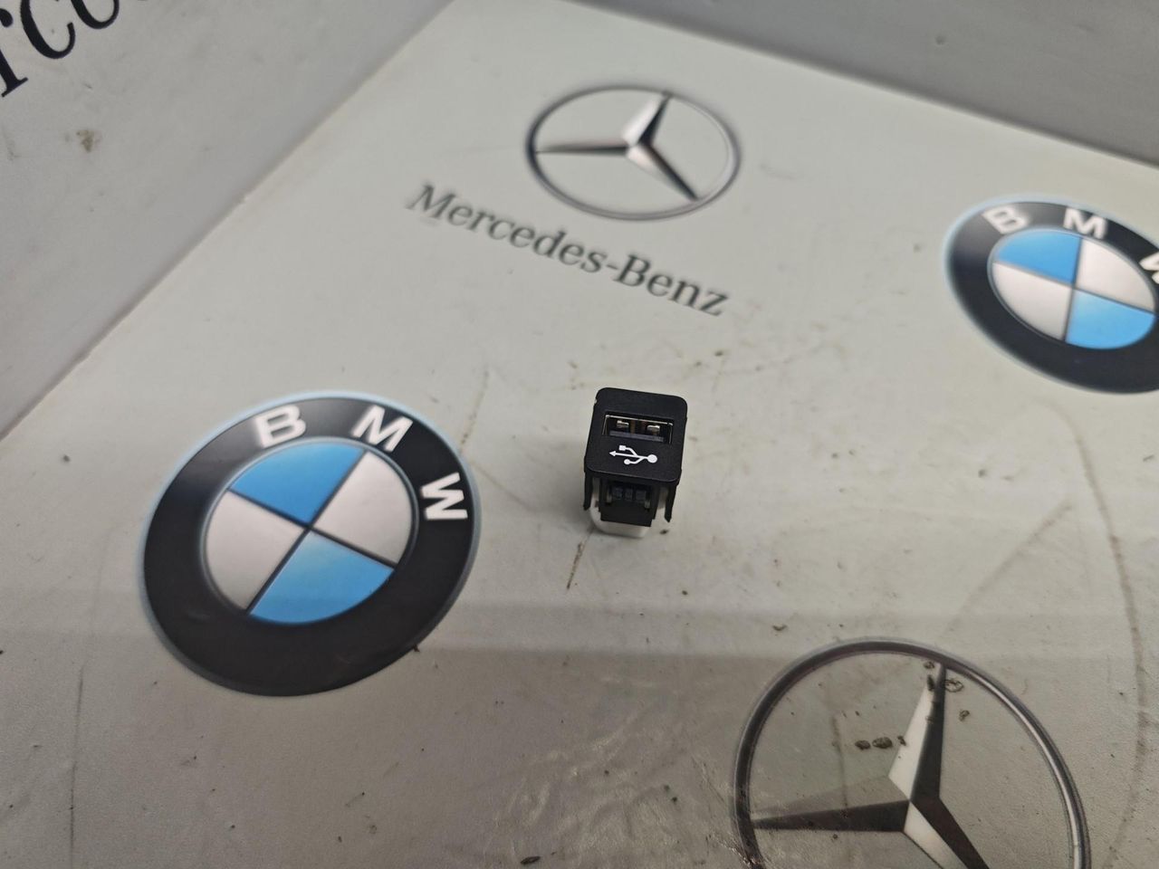разъем AUX / USB BMW XM G09 2023, 4.4 л., бензин, c5y, полный привод, 9229294