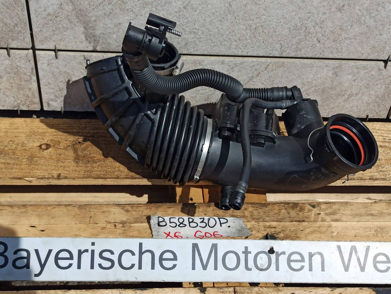 патрубок турбины BMW X6 G06 [рестайлинг] 2023, 3.0 л., бензин, a96, полный привод, 5A1F9C2