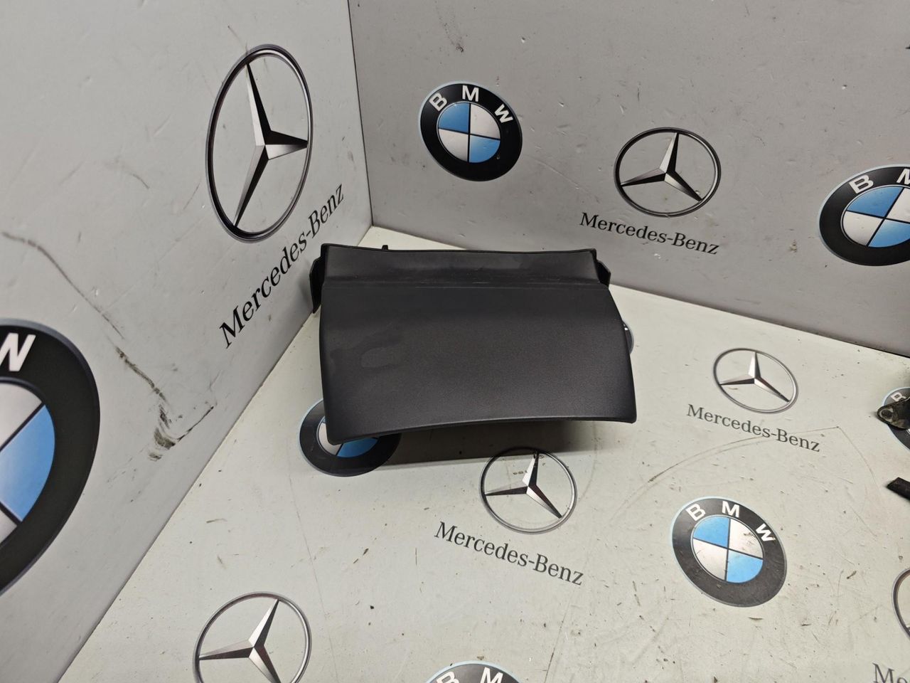 кожух рулевой колонки BMW XM G09 2023, 4.4 л., бензин, c5y, полный привод, 9621101