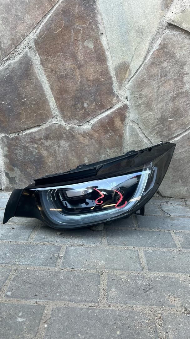 фара левая BMW i3 L01 2015, 7398521