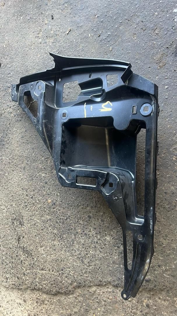 Крепление бампера заднего BMW i3 L01 2015, 7296753