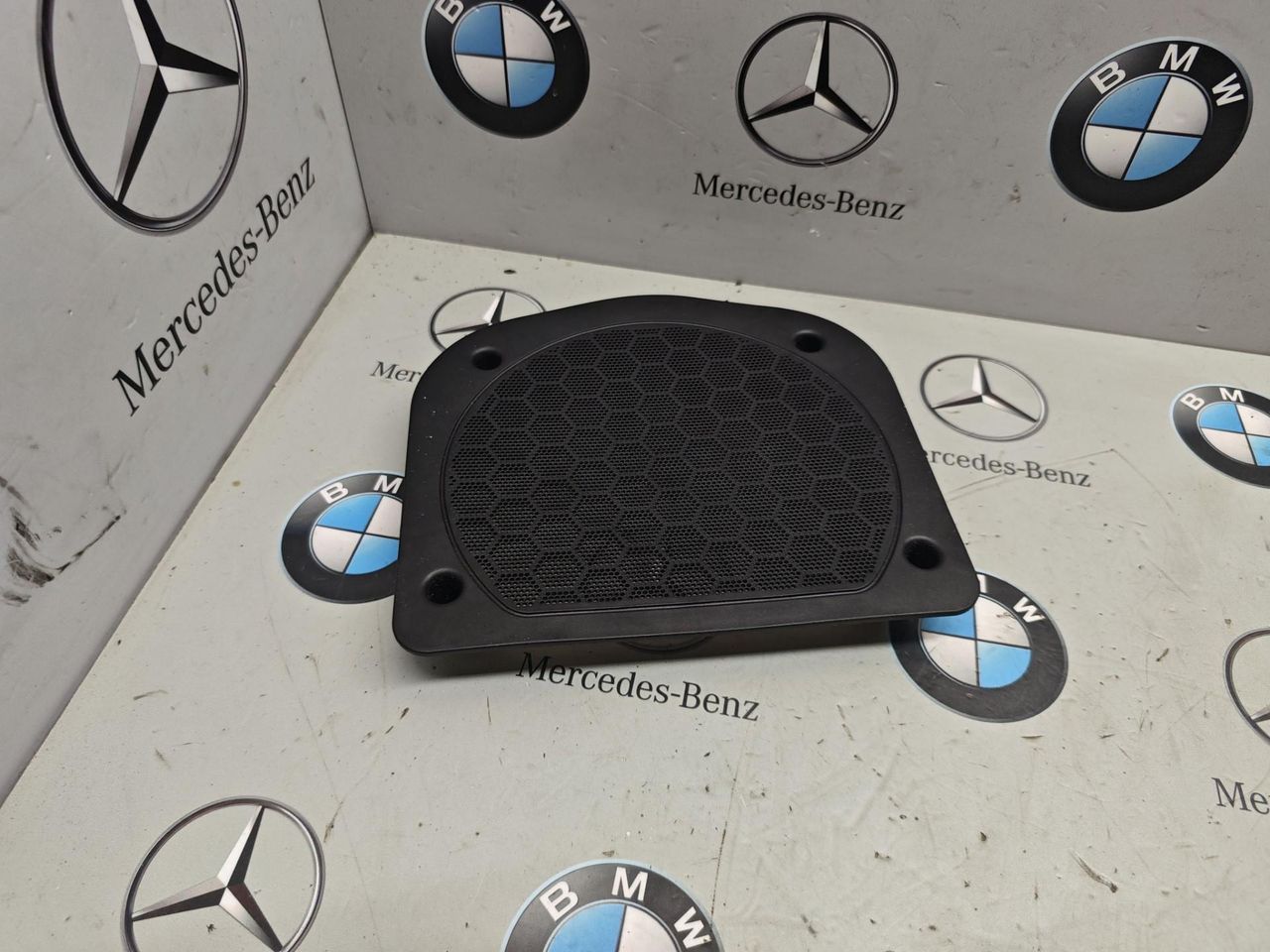 Накладка (сетка) динамика BMW XM G09 2023, 4.4 л., бензин, c5y, полный привод, 2622511