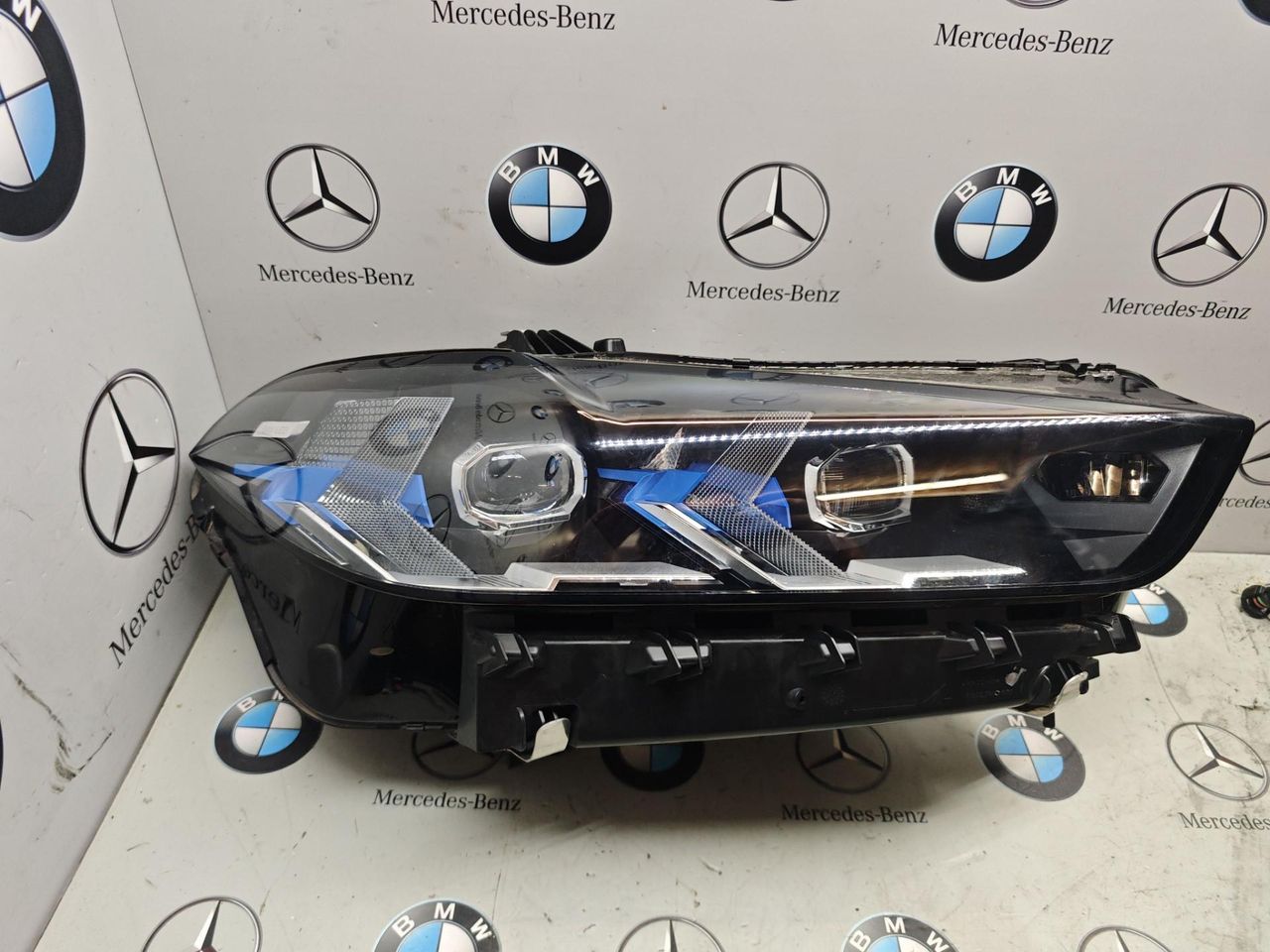 фара правая BMW X5 G05 [рестайлинг] 2023, 3.0 л., бензин, c4p, полный привод, 5A8E106
