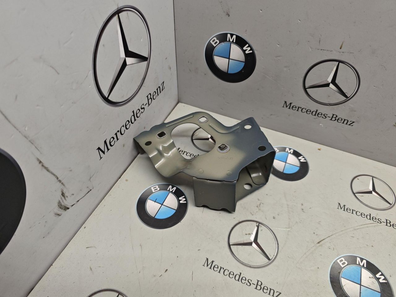 крепление крыла переднего левого BMW XM G09 2023, 4.4 л., бензин, c5y, полный привод, 9627417