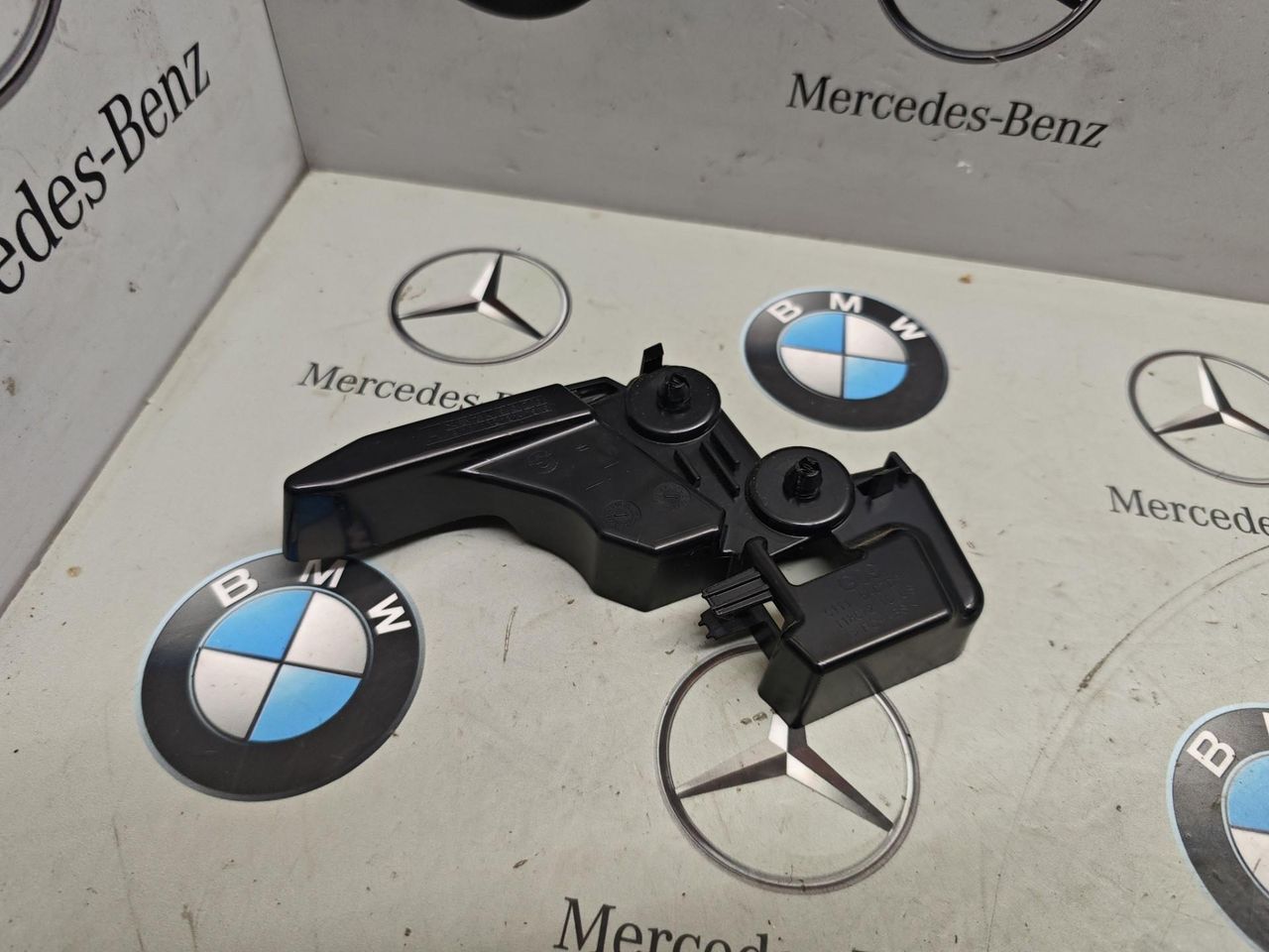 Крепление бампера переднего BMW XM G09 2023, 4.4 л., бензин, c5y, полный привод, 5A07DF1