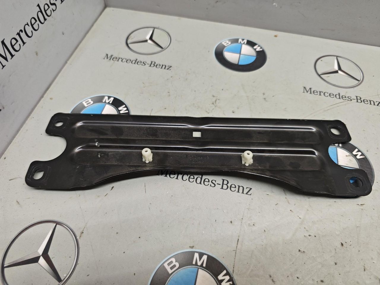 кронштейн (крепление) BMW XM G09 2023, 4.4 л., бензин, c5y, полный привод, 7453199