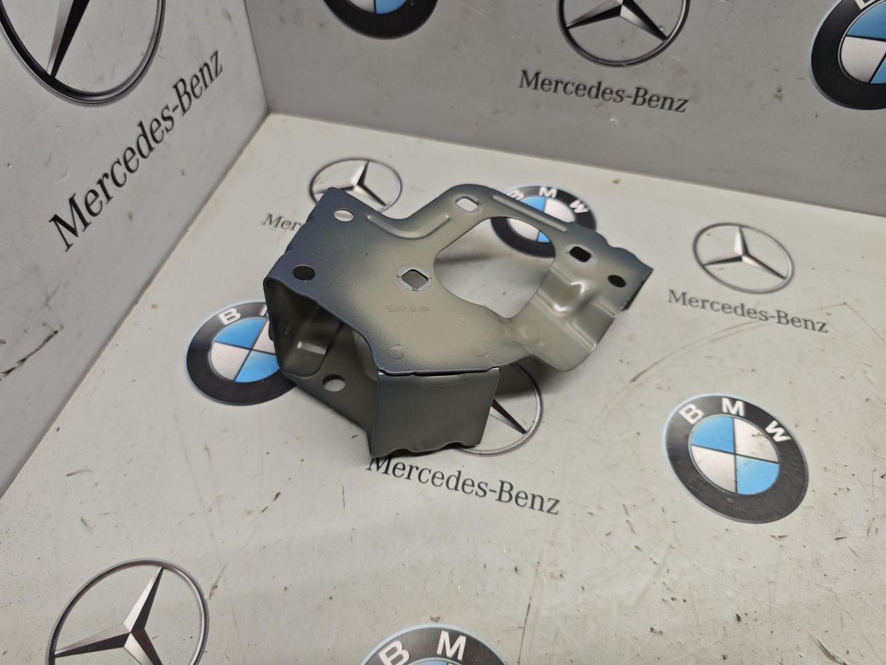 внутреннее крепление крыла правого BMW XM G09 2023, 4.4 л., бензин, c5y, полный привод, 9627418