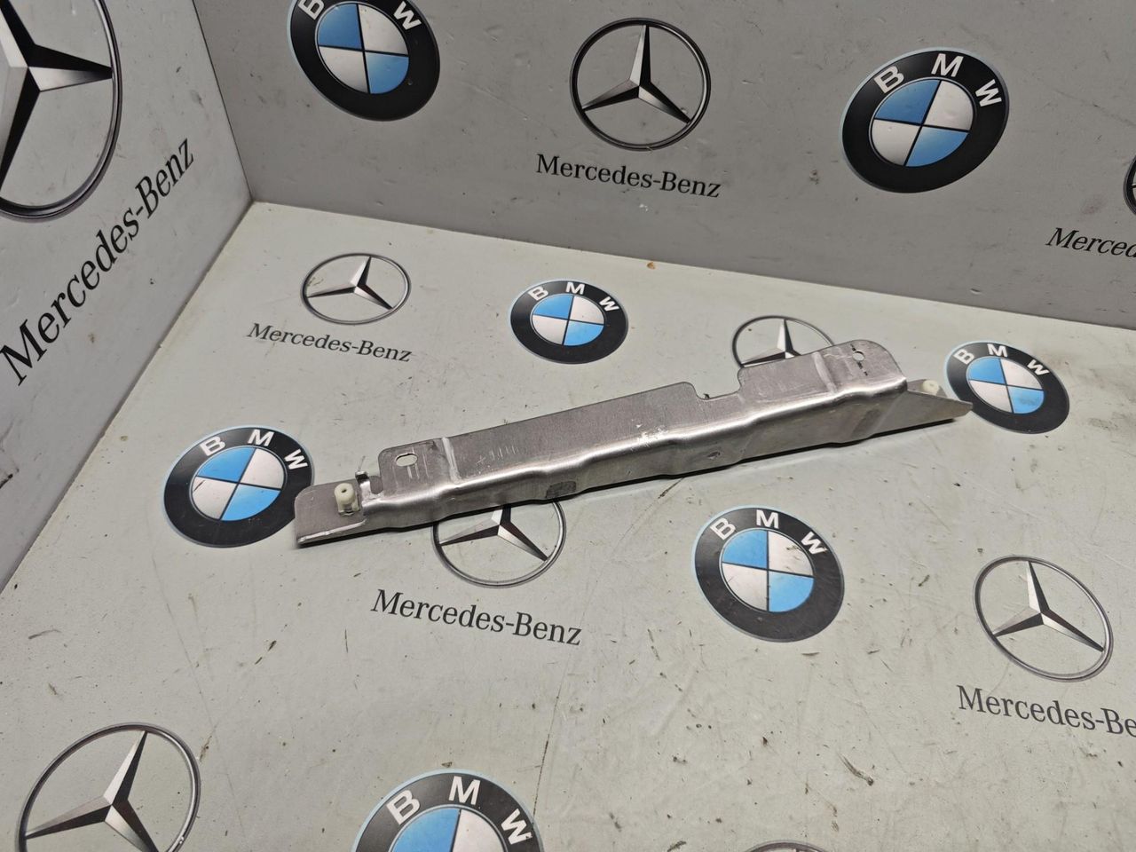 кронштейн (крепление) BMW XM G09 2023, 4.4 л., бензин, c5y, полный привод, 7453070