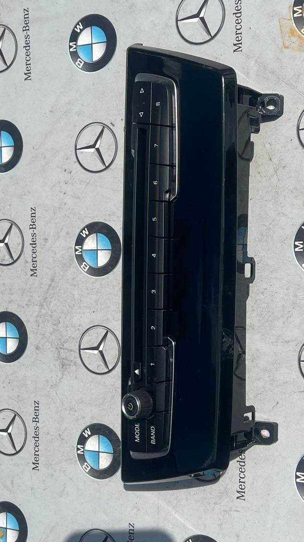 панель управления магнитолой BMW 2 серия Active Tourer F45 2015, 2.0 л., B48 A20 A, бензин, 9357782 - фото №1