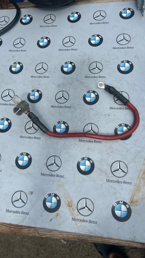 плюсовой провод аккумулятора BMW 2 серия Active Tourer F45 2015, 2.0 л., бензин - фото №1