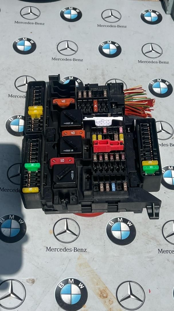 блок предохранителей BMW 2 серия Active Tourer F45 2015, 2.0 л., бензин, 9270354 - фото №1