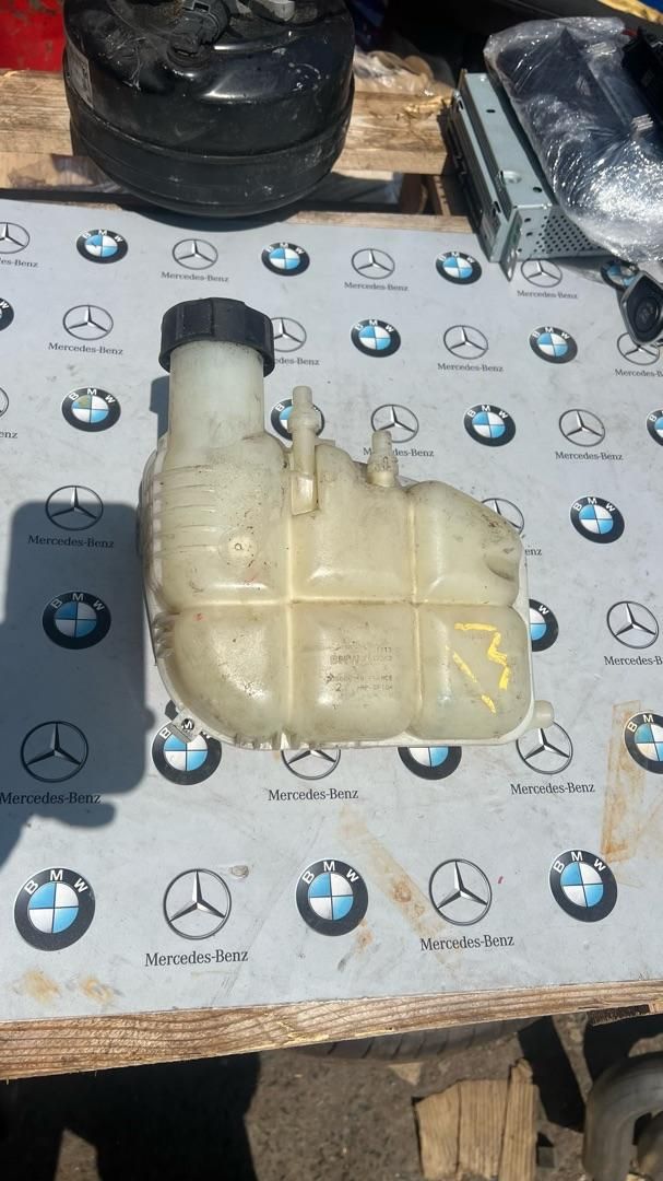 бачок расширительный BMW 2 серия Active Tourer F45 2014, 1.5 л., B38 A15 A, бензин, 7617362 - фото №1