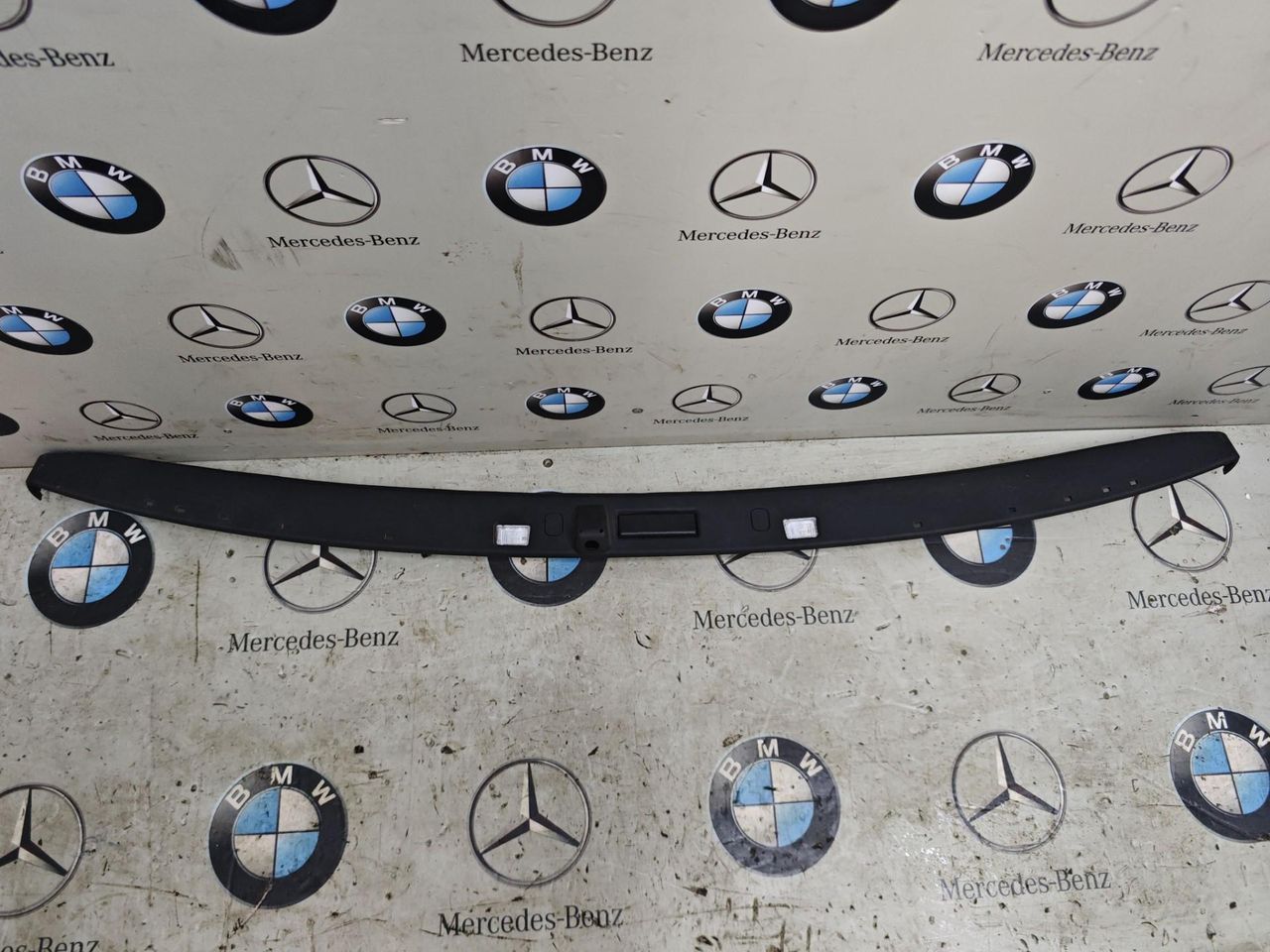 подсветка номера BMW XM G09 2023, 4.4 л., бензин, c5y, полный привод, 9880375