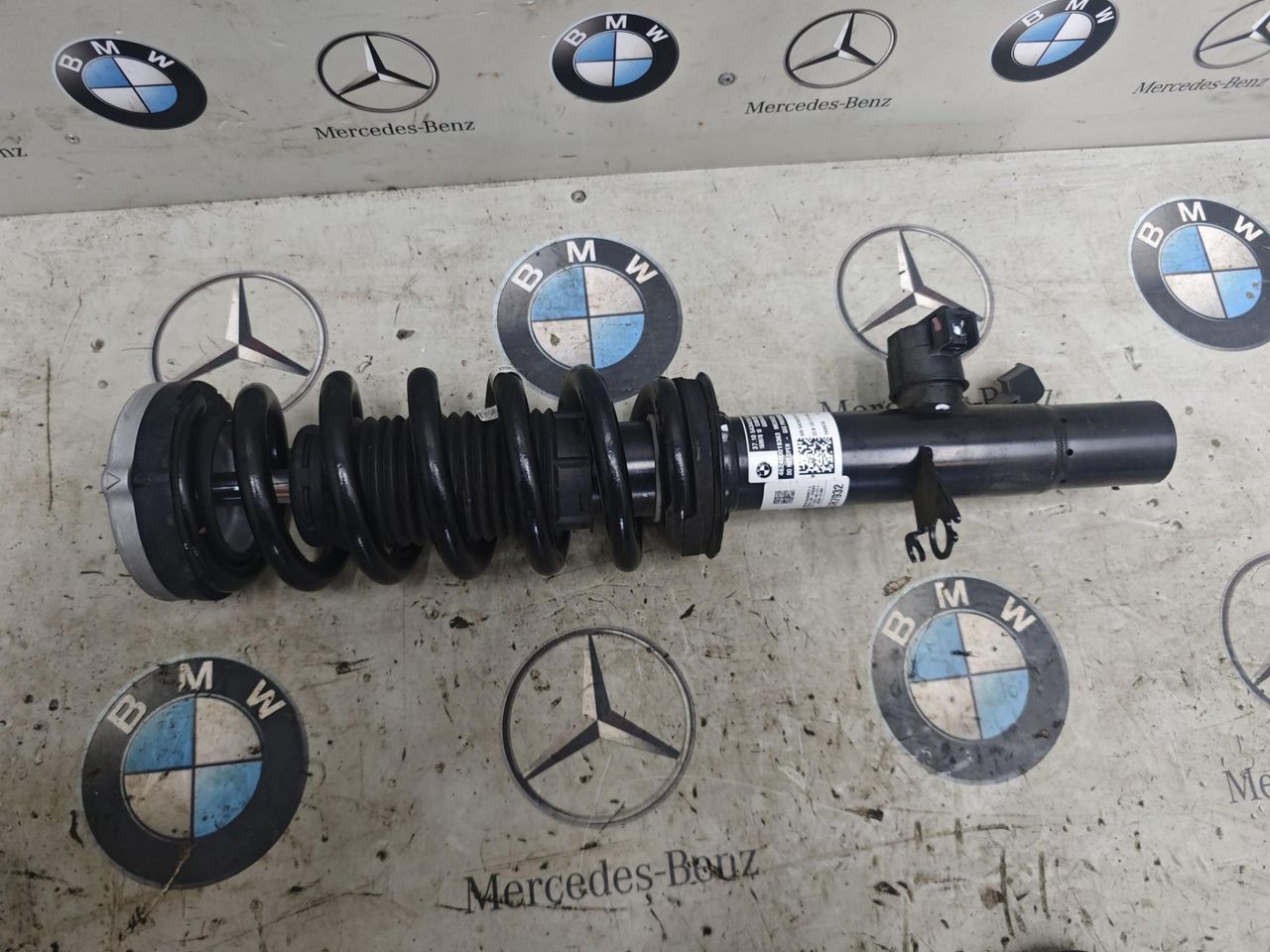 амортизатор передний правый BMW XM G09 2023, 4.4 л., бензин, c5y, полный привод, 5A3AE92
