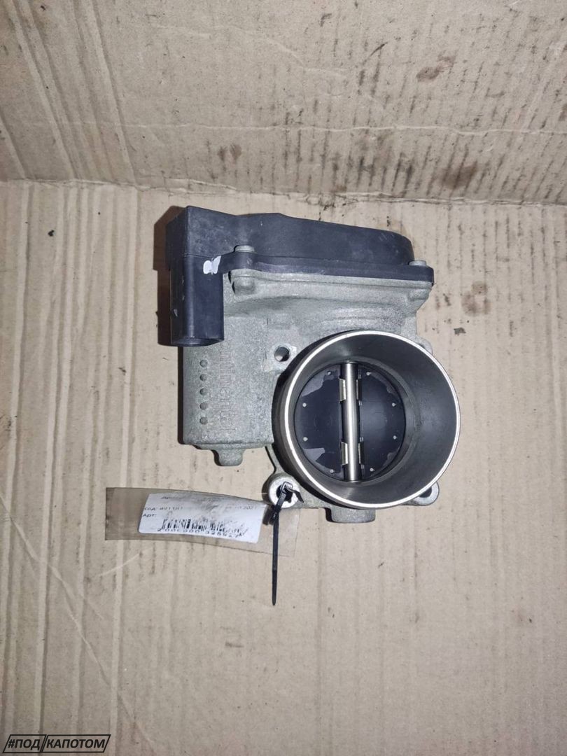 заслонка дроссельная Volkswagen Golf 5 поколение (2003 - 2009), 1.4 л., бензин, 03C133062C - фото №1