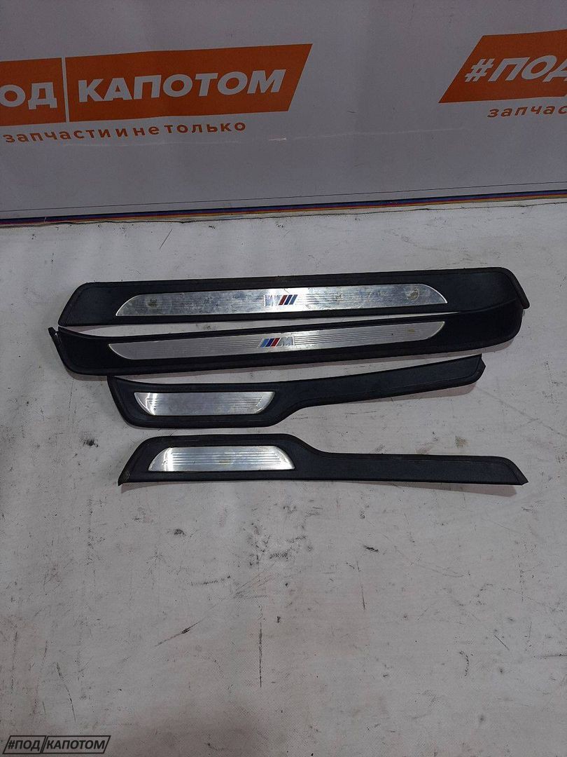накладка на порог BMW 3 серия E90/E91/E92/E93 E90 2007, 2.0 л., N46 B20 A, бензин, МКПП, седан, задний привод, 51477060285, 51477060286, 51477907159, 51477907160 - фото №1