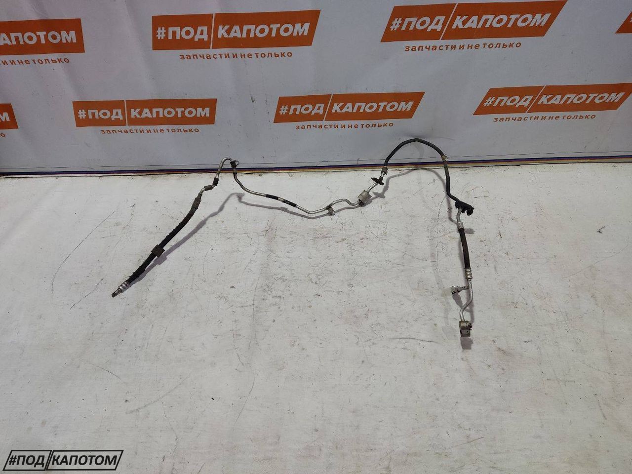 трубка кондиционера Volkswagen Touareg 1 поколение 2003, 3.2 л., бензин, АКПП, внедорожник 5 дв., полный привод - фото №1