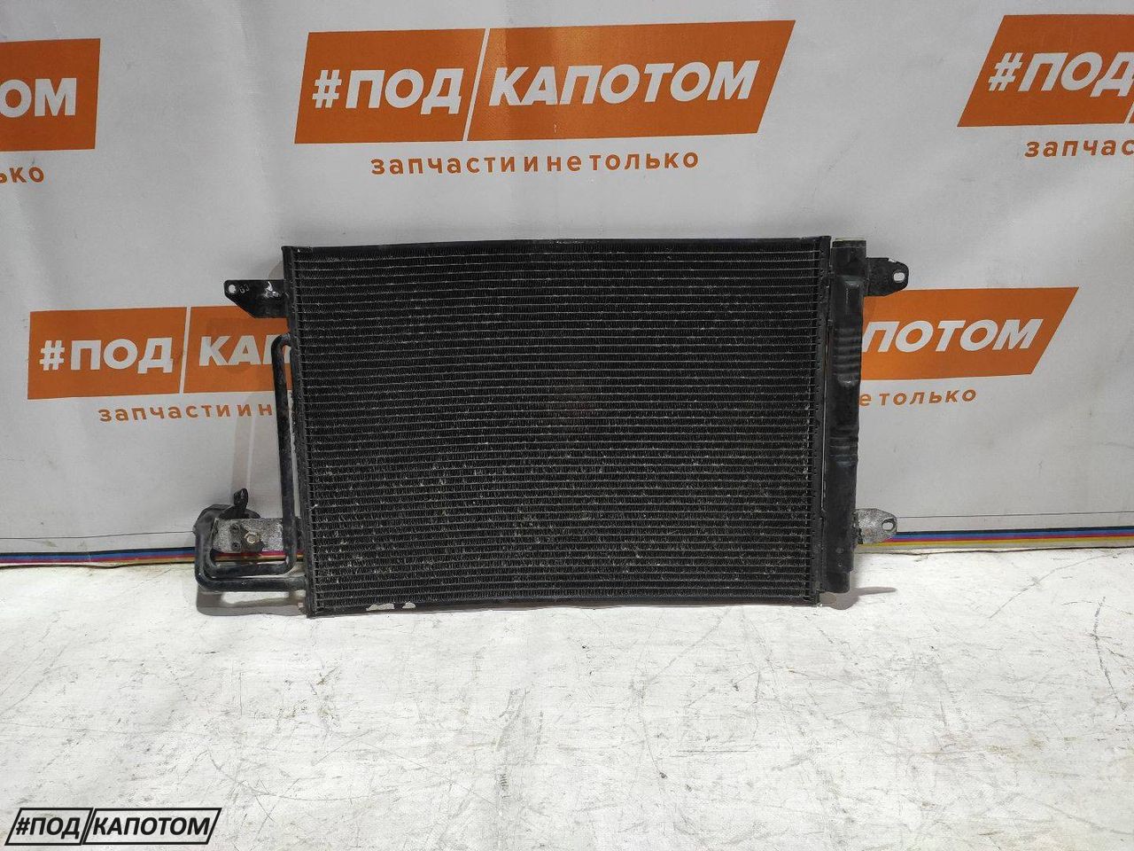 радиатор кондиционера Volkswagen Golf 5 поколение 2007, 1.4 л., BUD, бензин, МКПП, хетчбэк 5 дв., передний привод - фото №1