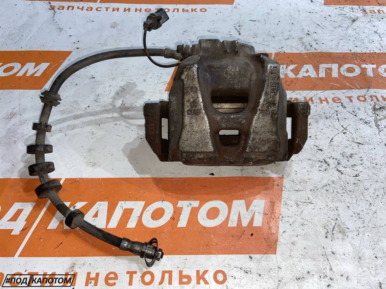 СУППОРТ перед. прав. Audi A4 B8/8K 2009, 1.8 л., CDHB, бензин, вариатор, универсал, передний привод, 8K0615124C - фото №1