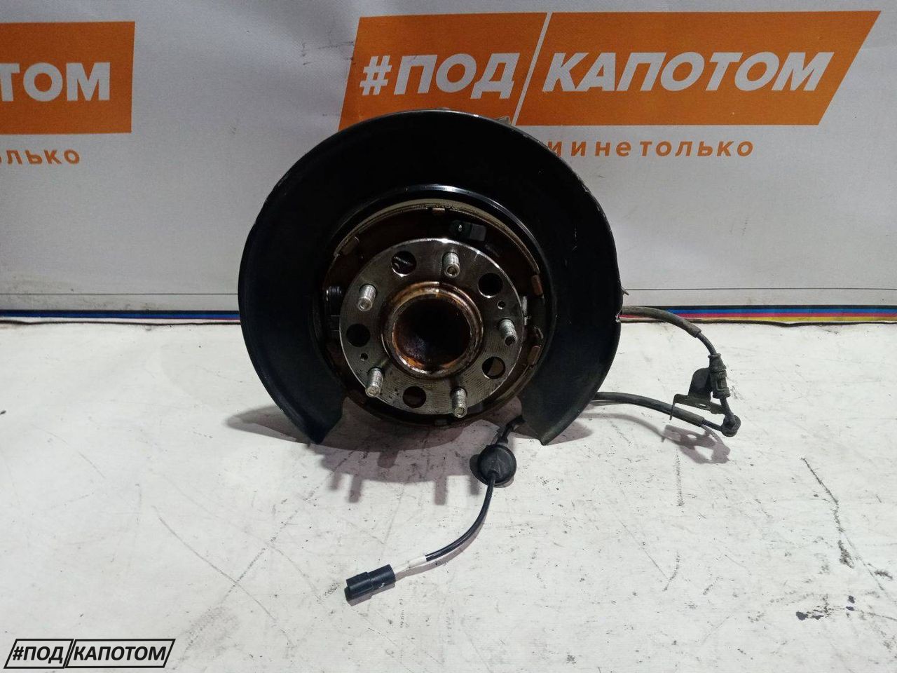 кулак задний правый Hyundai Tucson 3 поколение 2017, 2.0 л., G4NC, бензин, АКПП, внедорожник 5 дв., передний привод - фото №1