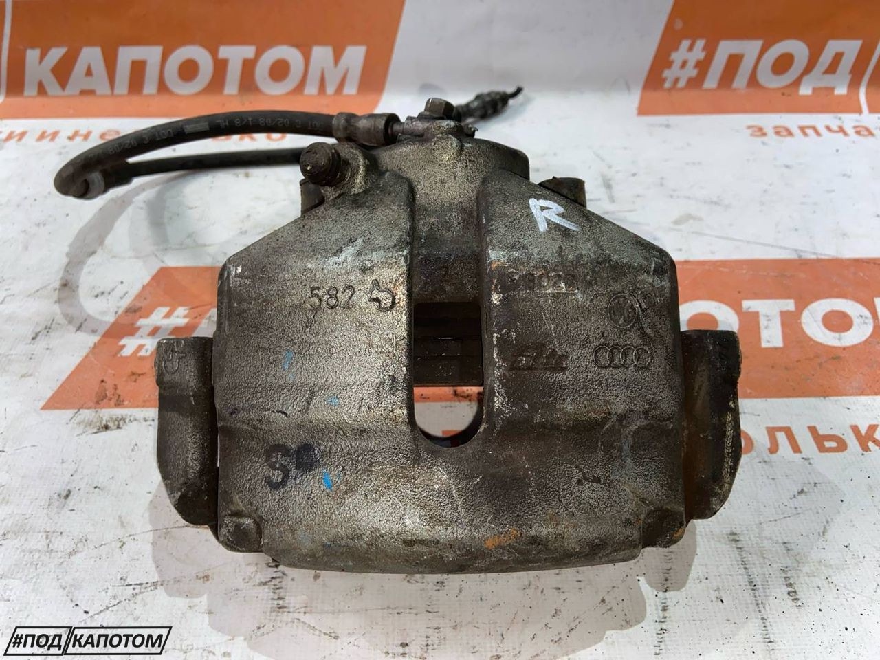 СУППОРТ перед. прав. Volkswagen Golf 5 поколение 2008, 1.4 л., BLG, бензин, робот, универсал, передний привод, 1K0615124E - фото №1