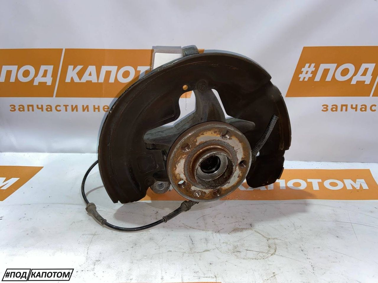кулак поворотный левый Volvo S60 2 поколение 2011, 1.6 л., B 4164 T, бензин, АКПП, 426, универсал, передний привод, 31201285, 31476395 - фото №1
