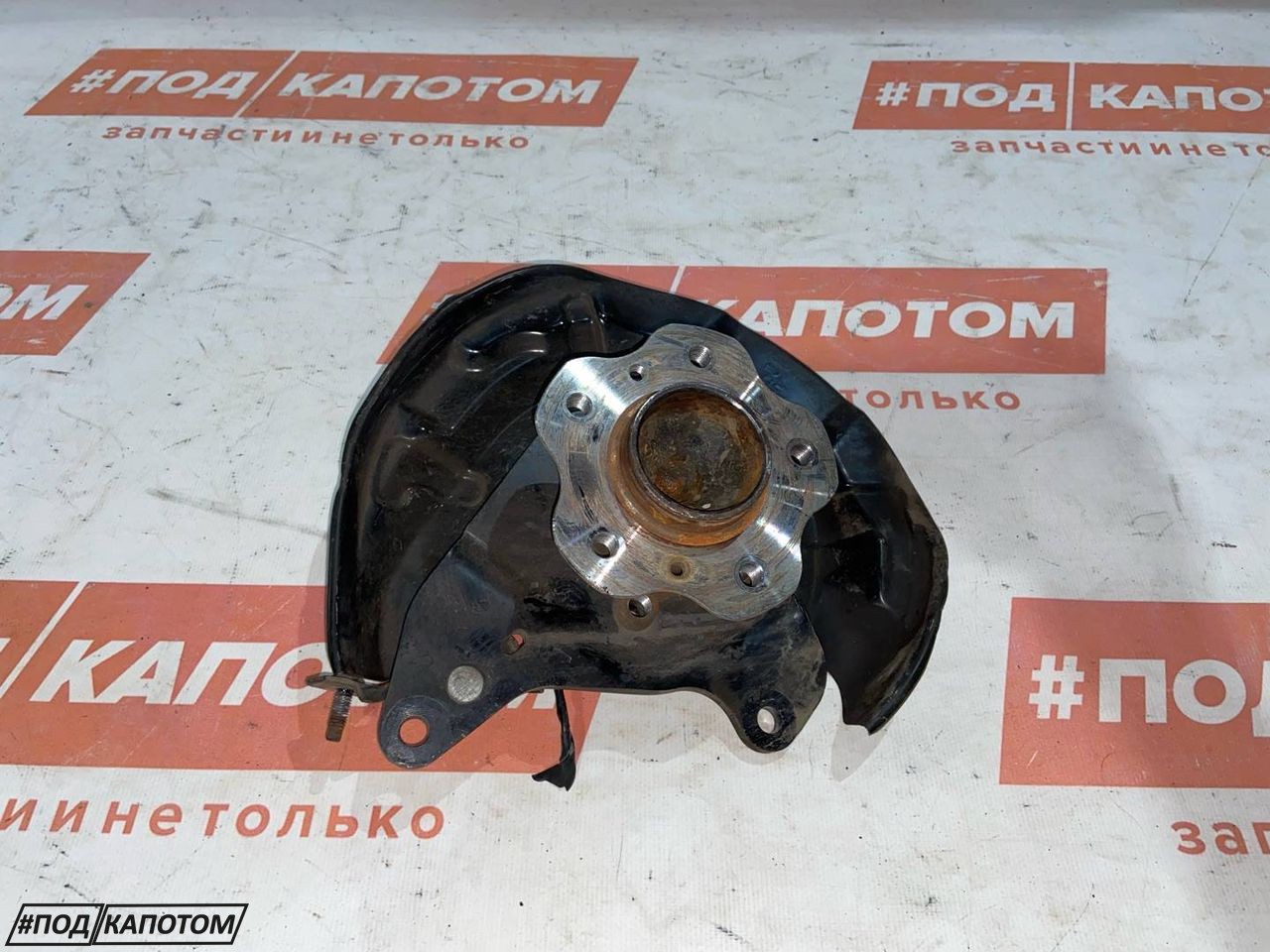 кулак задний правый Nissan Qashqai 2 поколение 2015, 2.0 л., MR20DD, бензин, АКПП, qab white(pearl), внедорожник 5 дв., передний привод - фото №1
