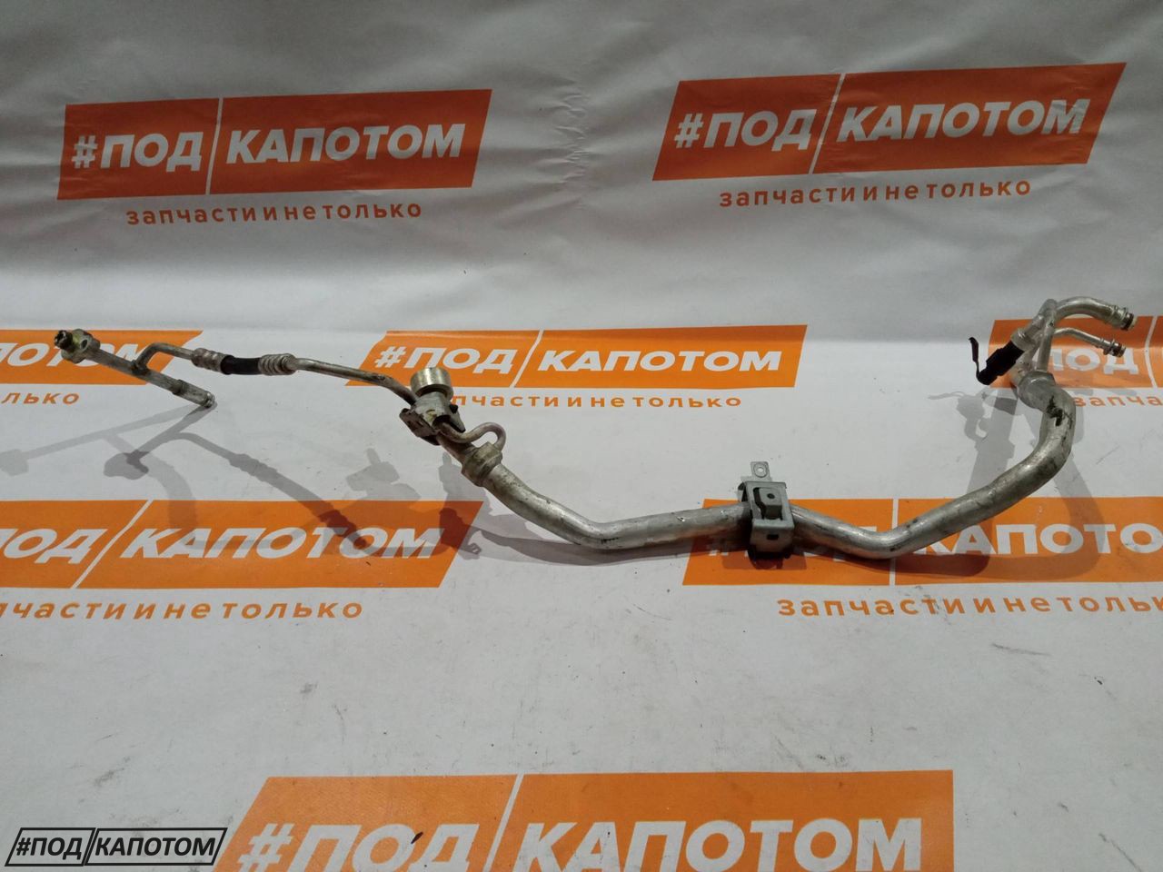 трубка кондиционера Ford Focus 3 поколение 2014, 2.0 л., MGDA, бензин, АКПП, хетчбэк 5 дв., передний привод - фото №1