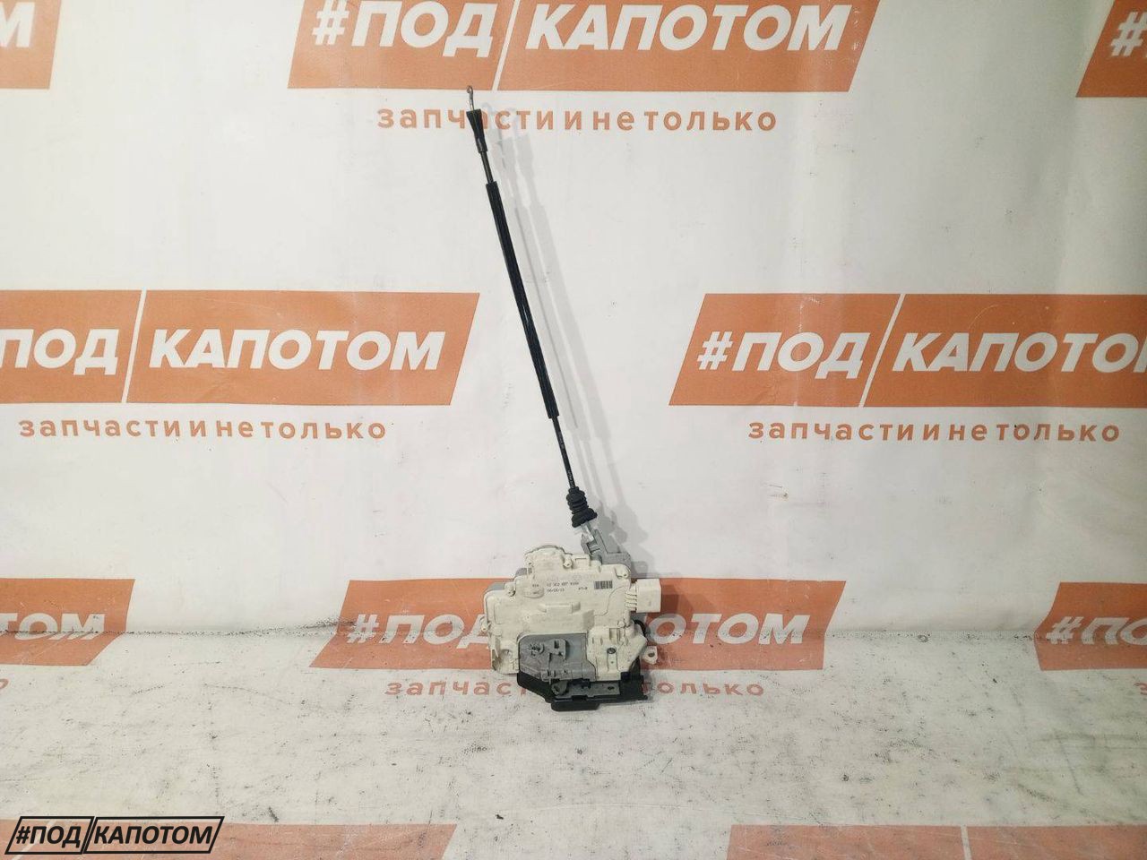 замок двери передней правой Volkswagen Passat B7 2013, 1.4 л., CAXA, бензин, АКПП, z2 / h5x, универсал, передний привод, S14CZ3C2837016A - фото №1