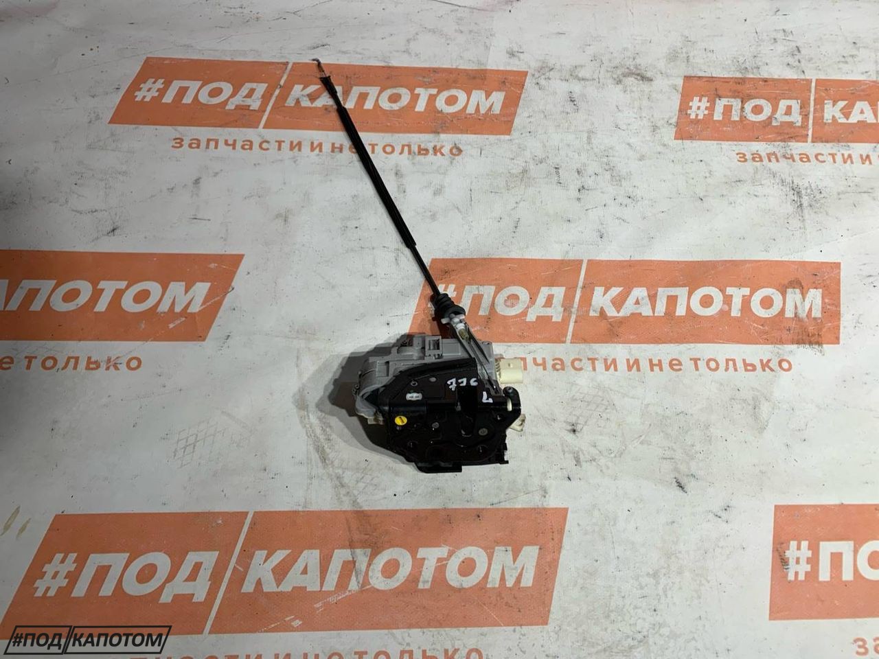 замок двери передней левой Volkswagen Passat B7 2011, 1.4 л., CAXA, бензин, АКПП, b4 / b9a, универсал, передний привод - фото №1