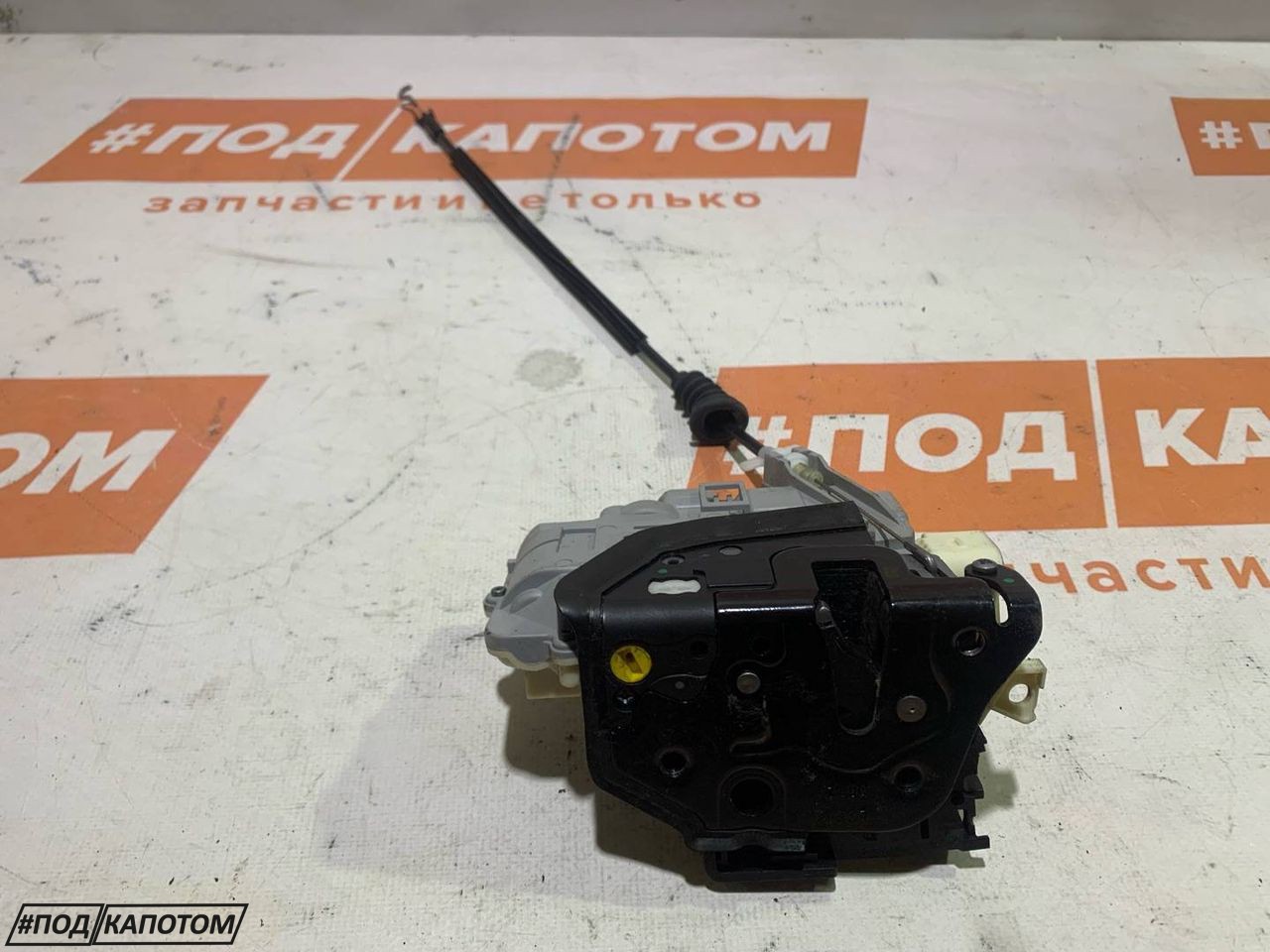 замок двери передней левой Volkswagen Passat B7 2013, 1.4 л., CAXA, бензин, АКПП, b4 / b9a, универсал, передний привод - фото №1