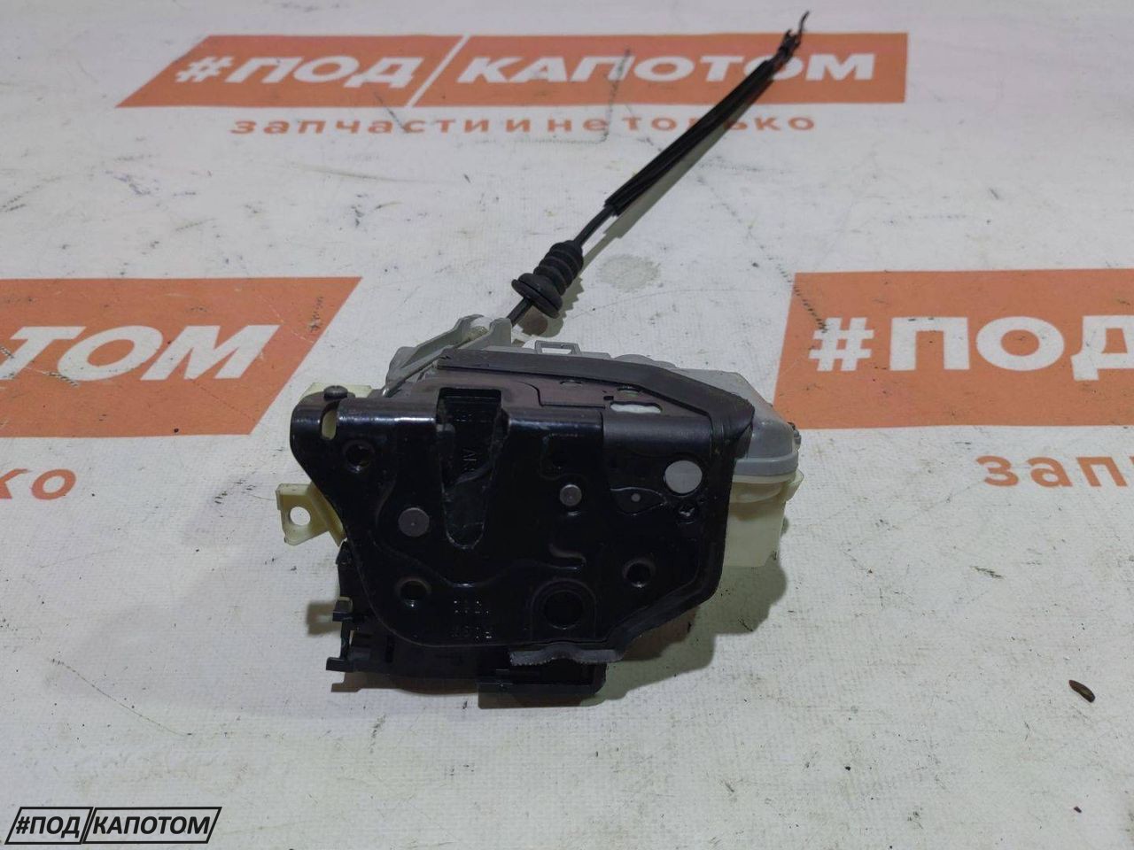 замок двери передней правой Volkswagen Passat B7 2013, 1.4 л., CAXA, бензин, АКПП, b4 / b9a, универсал, передний привод - фото №1
