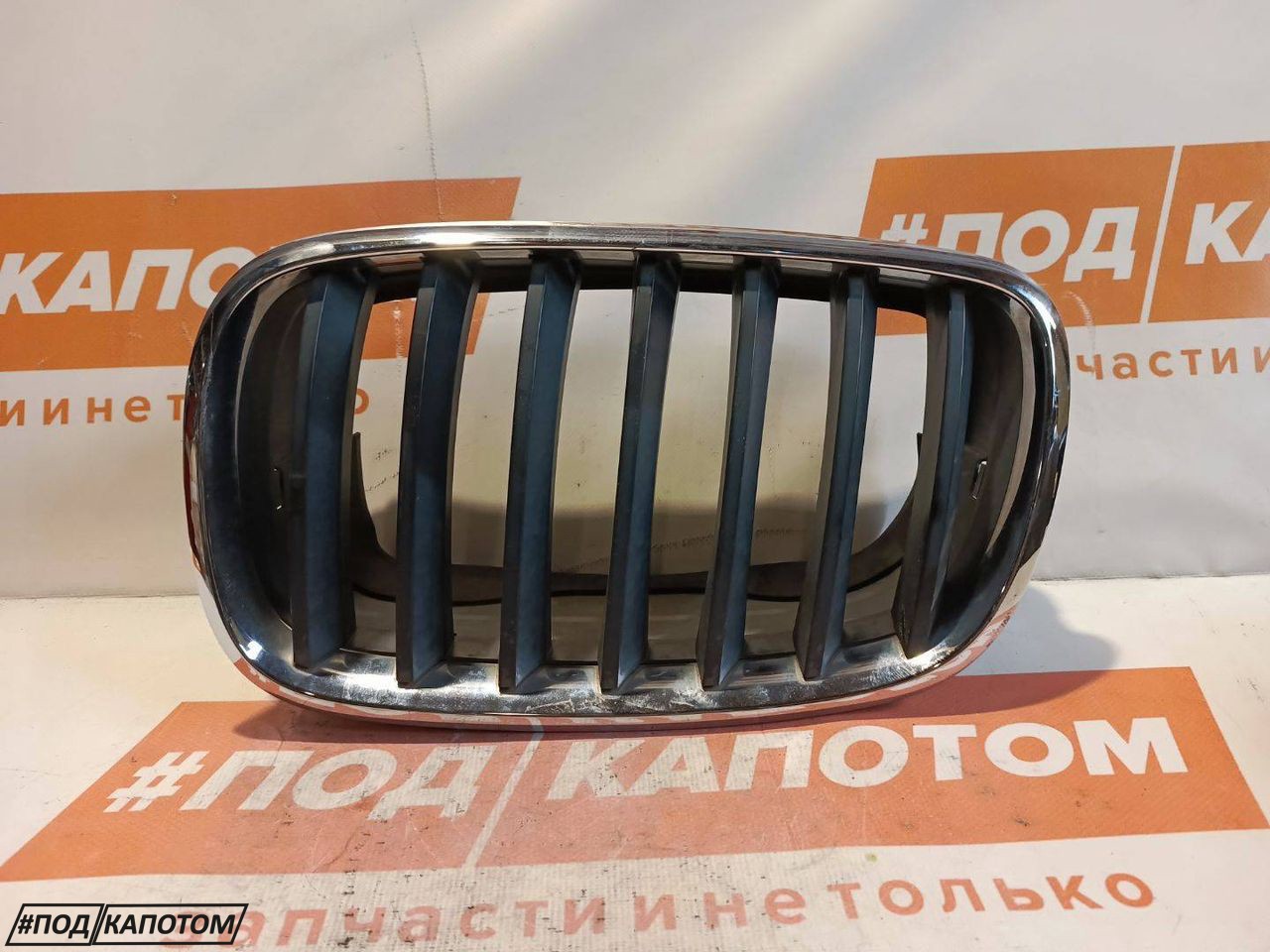 решетка радиатора BMW X5 E70 2008, 3.0 л., N52 B30 AF, бензин, АКПП, 300, внедорожник 5 дв., полный привод, 51137157688 - фото №1