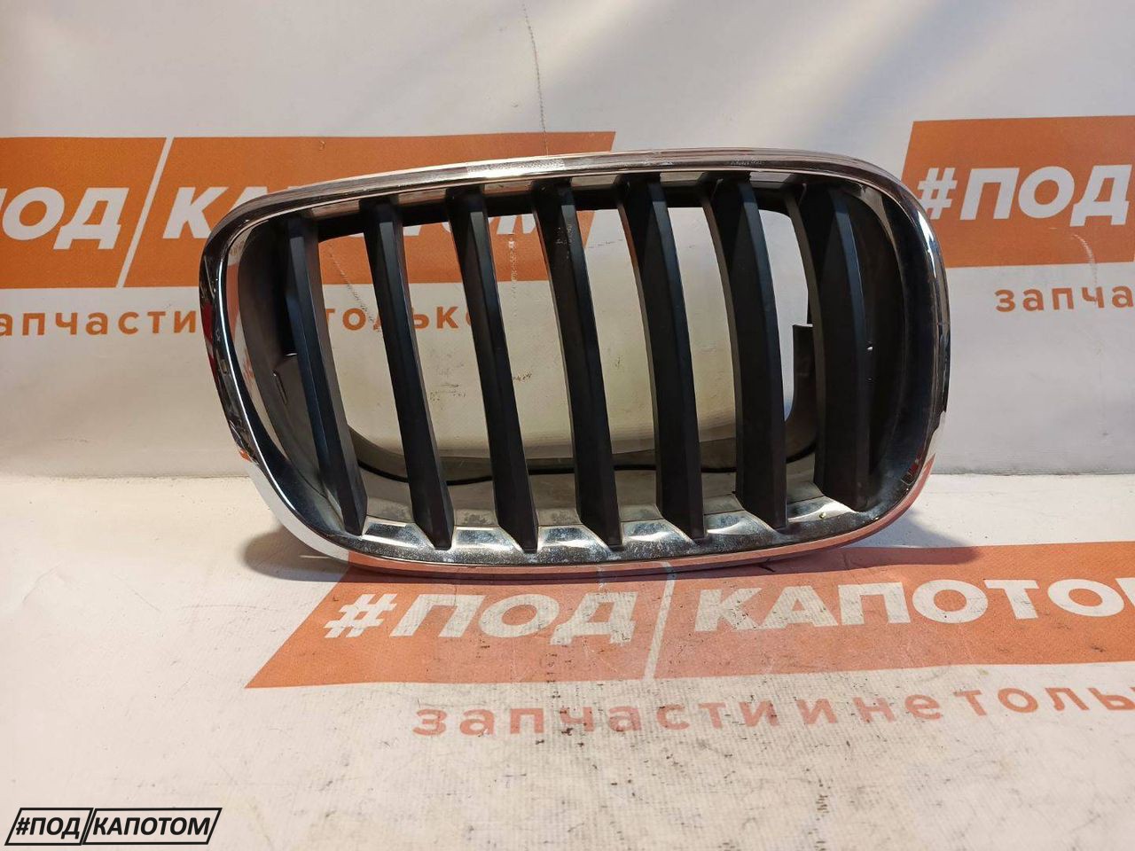 решетка радиатора BMW X5 E70 2008, 3.0 л., N52 B30 AF, бензин, АКПП, 300, внедорожник 5 дв., полный привод, 51137157687 - фото №1