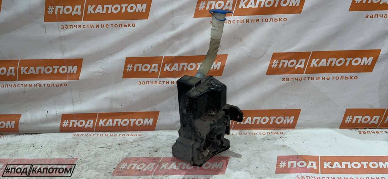 бачок омывателя Volkswagen Tiguan 1 поколение 2011, 2.0 л., CCZC, бензин, АКПП, 8e / a7w, внедорожник 5 дв., полный привод - фото №1