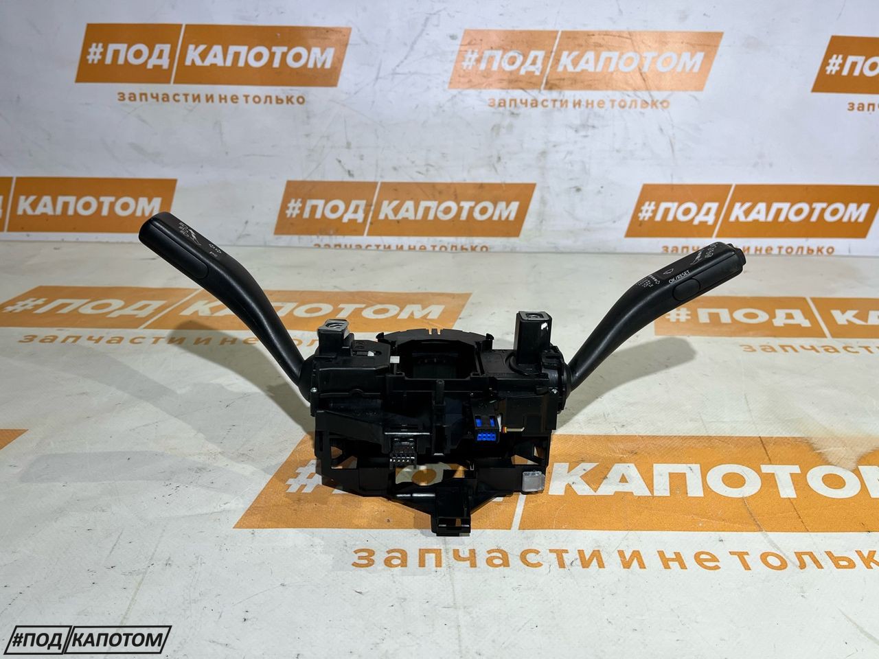 переключатель подрулевой (стрекоза) Volkswagen Tiguan 1 поколение 2009, 2.0 л., CAWA, бензин, АКПП, z3 / r7n, полный привод, 1K0953503HS - фото №1