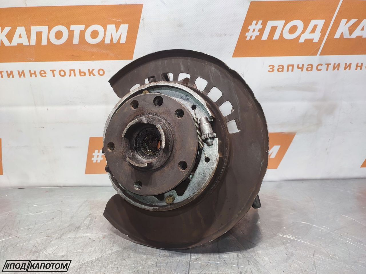 кулак задний левый Volkswagen Touareg 1 поколение 2006, 3.2 л., BMV, бензин, АКПП, z4 / c9z, внедорожник 5 дв., 7L0505435B - фото №1